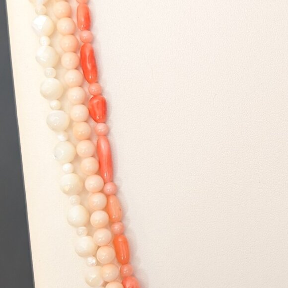 3 vintage single strand glass beaded necklaces - Picture 2 of 13